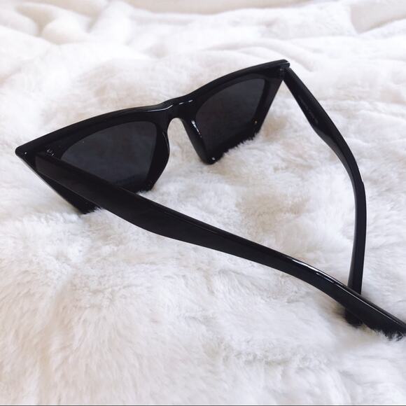 Kendra Black Full Rim Pointed Fashion Sunglasses - Picture 8 of 9